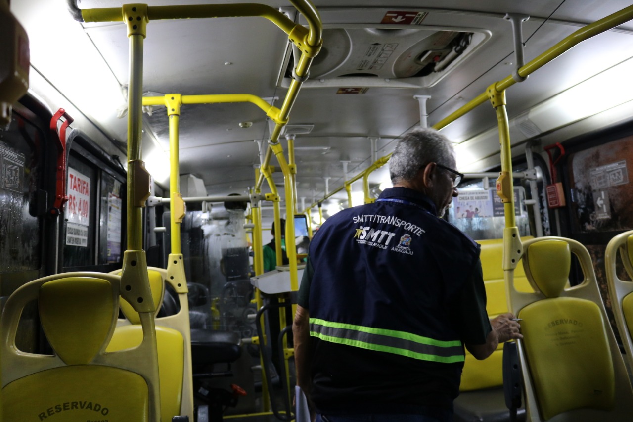 SMTT dá sequência à fiscalização dos ônibus do transporte público de Aracaju - SMTT Aracaju